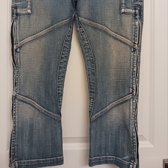 Y2K Guess zippered capri Jeans😱🤯😍😍 - Picture 5 of 16